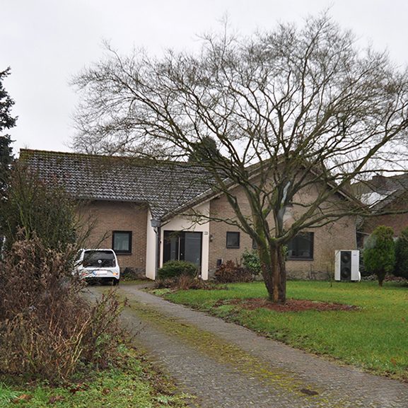 Garage, Einfamilienhaus in Erkelenz - Aufnahme 2 von 2