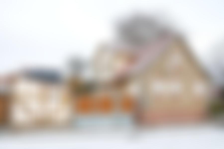 Einfamilien-Wohnhaus mit Windfanganbau, Schuppen in Bad Frankenhausen - Aufnahme 2 von 5